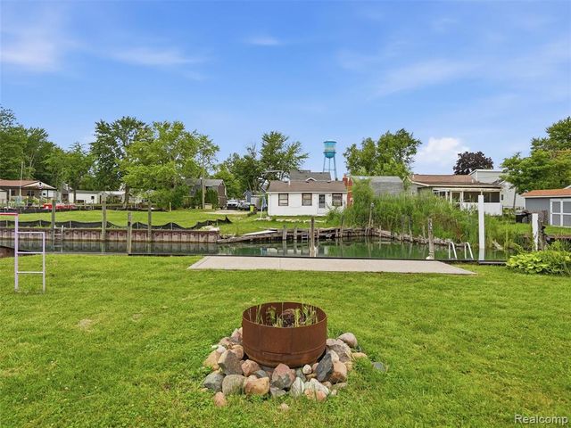 117 Kenyon Road, Algonac, MI 48001