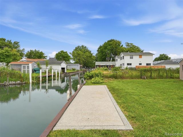 117 Kenyon Road, Algonac, MI 48001