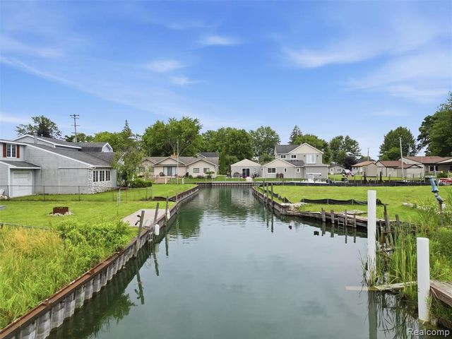 117 Kenyon Road, Algonac, MI 48001