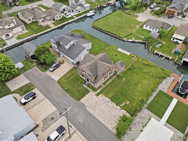 117 Kenyon Road, Algonac, MI 48001