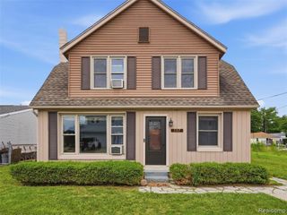 117 Kenyon Road, Algonac, MI 48001