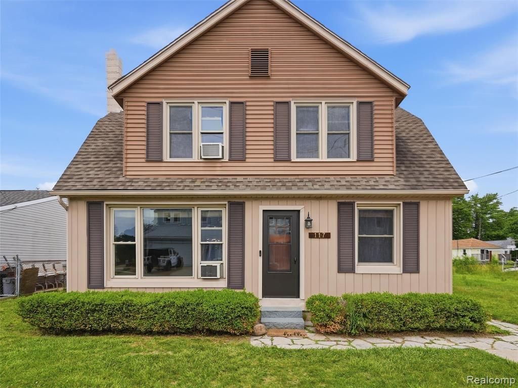 117 Kenyon Road, Algonac, MI 48001