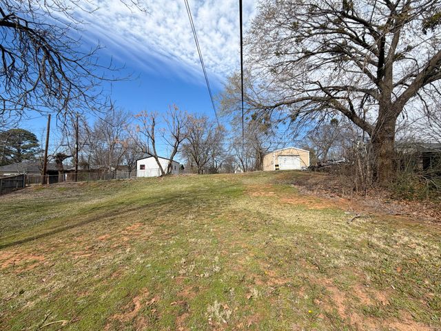 1213 W Morgan Street, Denison, TX 75020