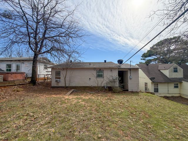 1213 W Morgan Street, Denison, TX 75020