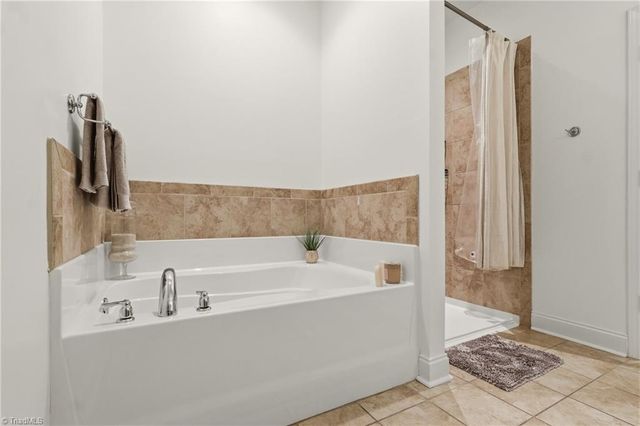 6211 Stonewick Drive, Jamestown, NC 27282