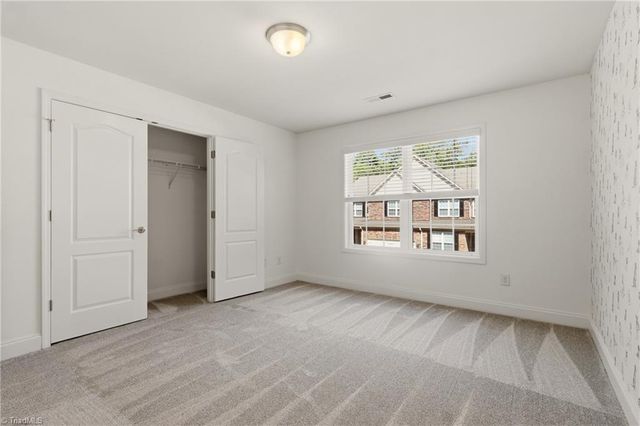 6211 Stonewick Drive, Jamestown, NC 27282