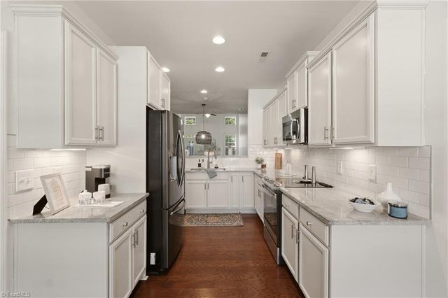 6211 Stonewick Drive, Jamestown, NC 27282