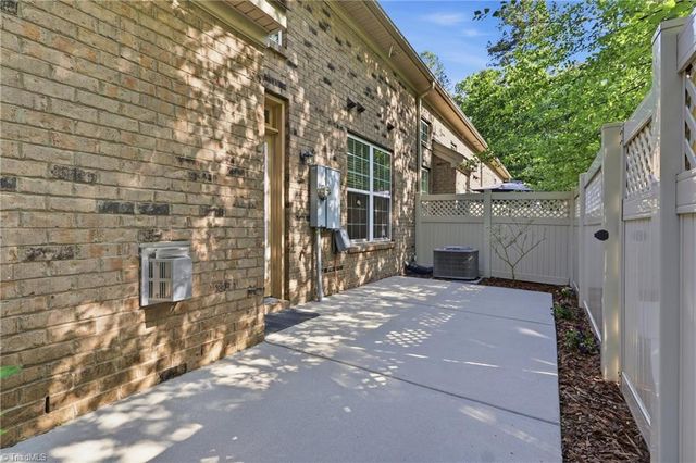 6211 Stonewick Drive, Jamestown, NC 27282