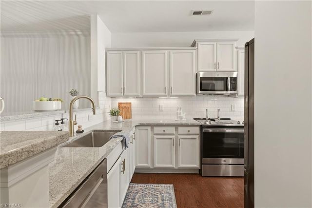 6211 Stonewick Drive, Jamestown, NC 27282