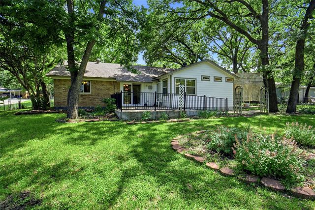 1017 Jarvis Lane, Azle, TX 76020