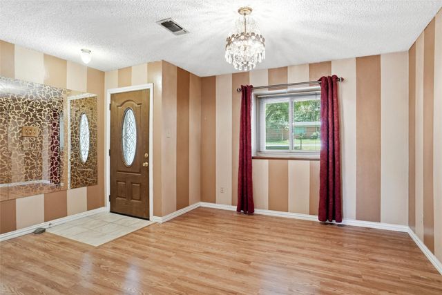 1017 Jarvis Lane, Azle, TX 76020