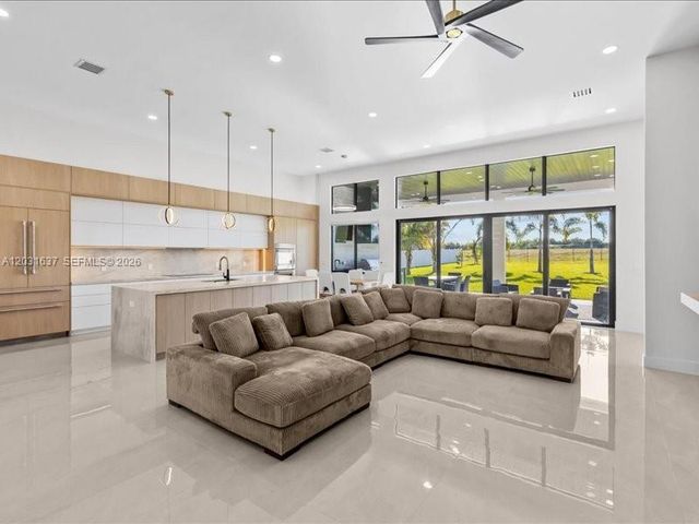337 SW Kestor Dr, Port St. Lucie, FL 34953