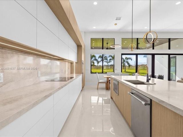 337 SW Kestor Dr, Port St. Lucie, FL 34953