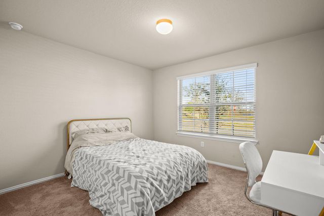 143 Periwinkle LN, Bastrop, TX 78602