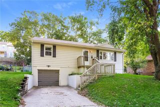 215 Maple Street, Liberty, MO 64068