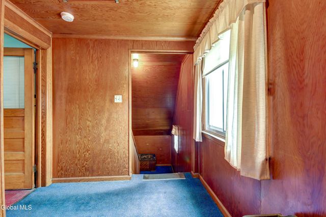 34 Cochrane Avenue, Amsterdam, NY 12010