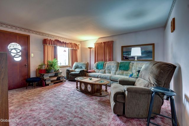 34 Cochrane Avenue, Amsterdam, NY 12010