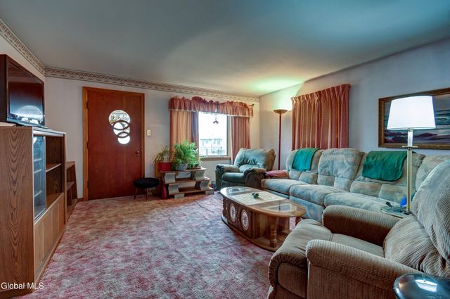 34 Cochrane Avenue, Amsterdam, NY 12010