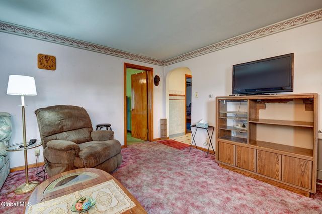 34 Cochrane Avenue, Amsterdam, NY 12010