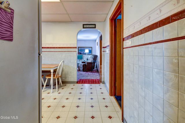 34 Cochrane Avenue, Amsterdam, NY 12010