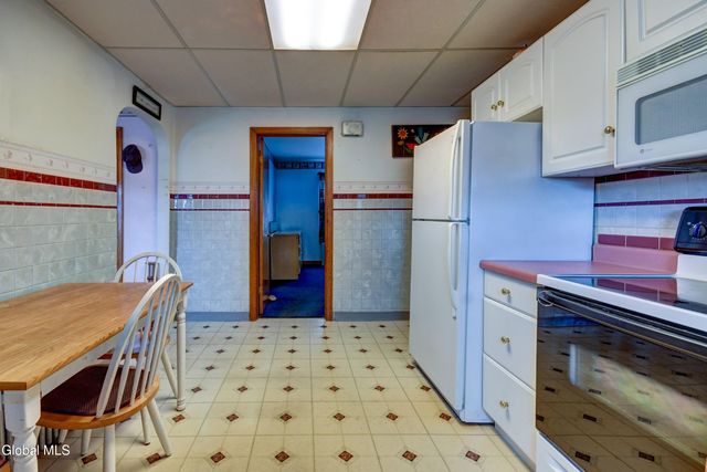 34 Cochrane Avenue, Amsterdam, NY 12010