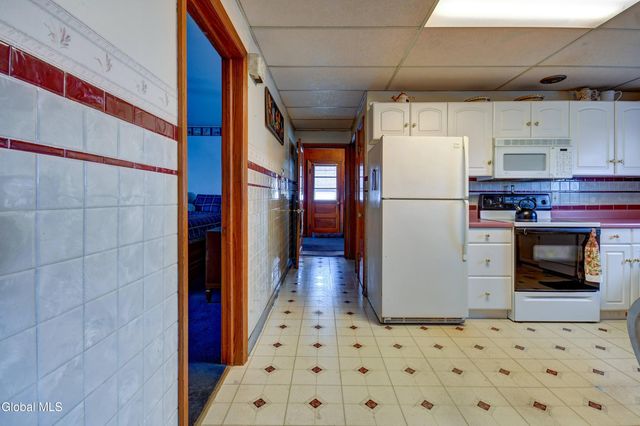 34 Cochrane Avenue, Amsterdam, NY 12010