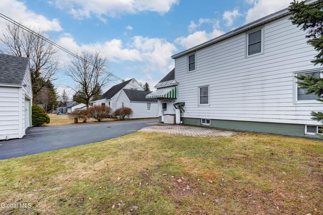 34 Cochrane Avenue, Amsterdam, NY 12010