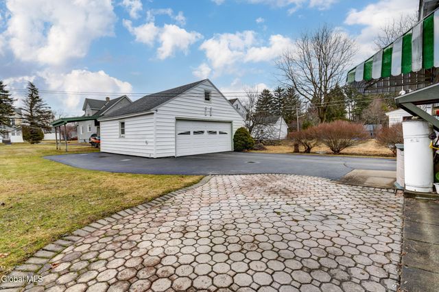 34 Cochrane Avenue, Amsterdam, NY 12010