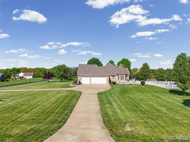 1211 Victoria Crossing, Festus, MO 63028
