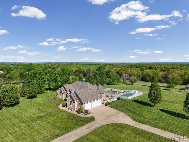 1211 Victoria Crossing, Festus, MO 63028