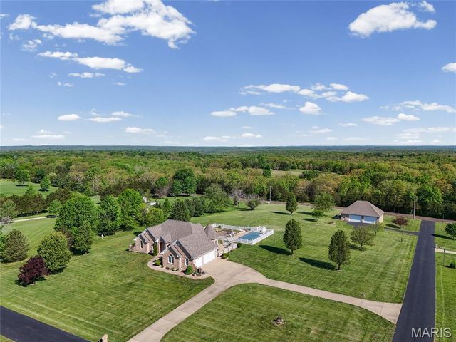 1211 Victoria Crossing, Festus, MO 63028