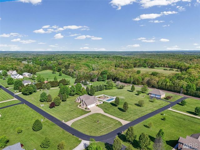 1211 Victoria Crossing, Festus, MO 63028