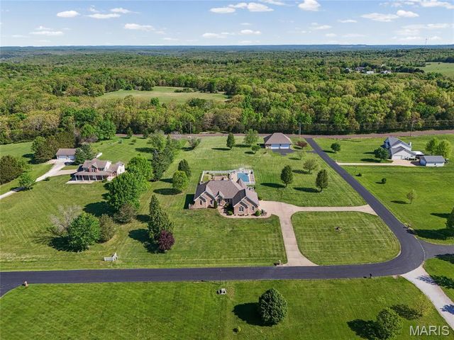 1211 Victoria Crossing, Festus, MO 63028