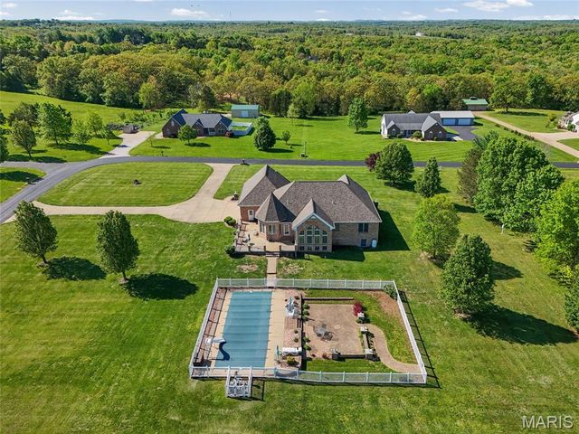 1211 Victoria Crossing, Festus, MO 63028