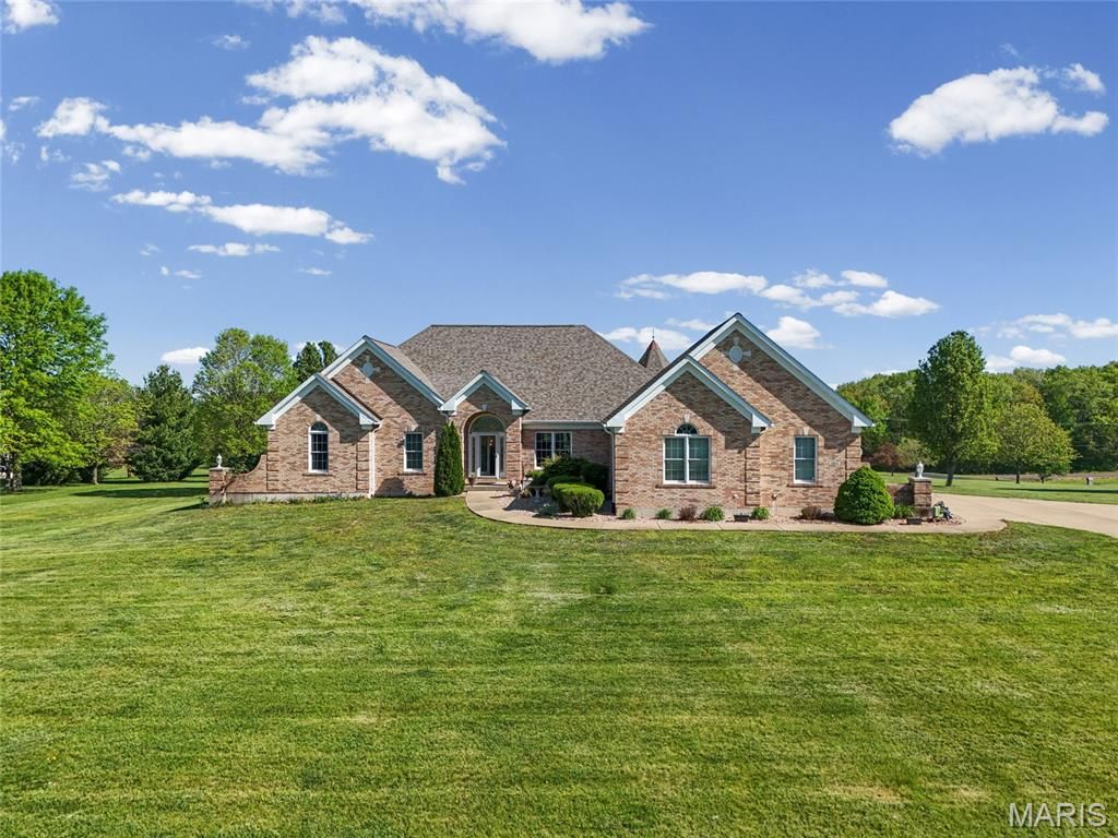 1211 Victoria Crossing, Festus, MO 63028
