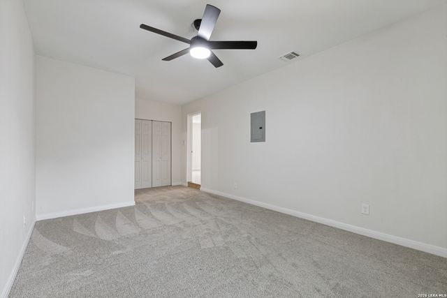 611 BASSWOOD DR, San Antonio, TX 78213