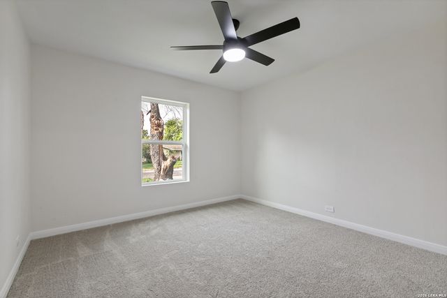 611 BASSWOOD DR, San Antonio, TX 78213