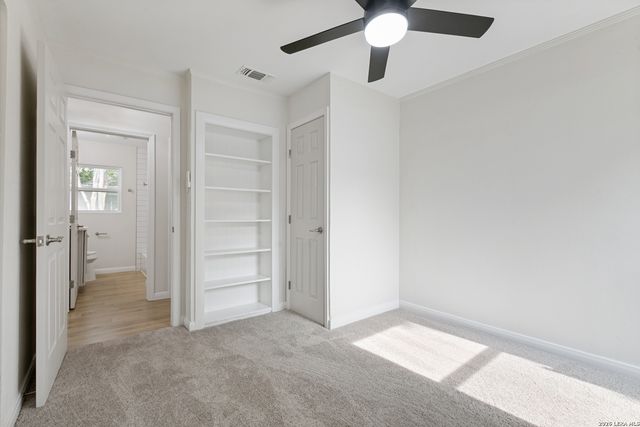 611 BASSWOOD DR, San Antonio, TX 78213