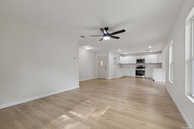 611 BASSWOOD DR, San Antonio, TX 78213