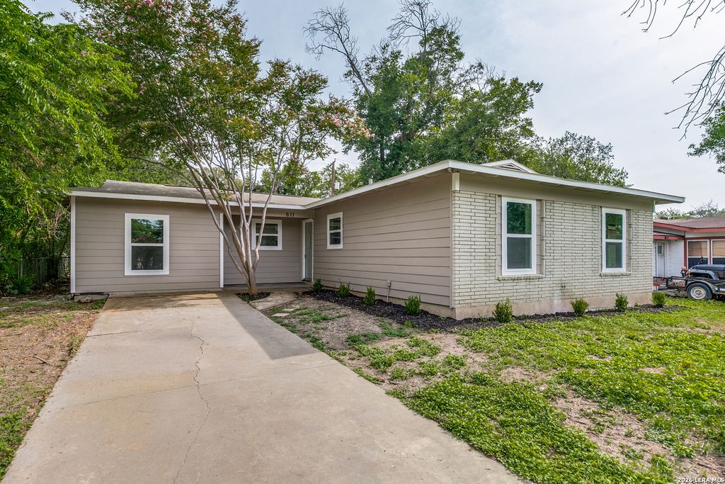 611 BASSWOOD DR, San Antonio, TX 78213
