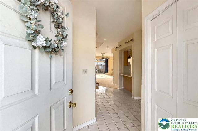 1652 Harding Circle, Whitehall Twp, PA 18052