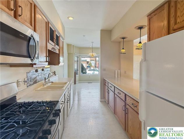 1652 Harding Circle, Whitehall Twp, PA 18052