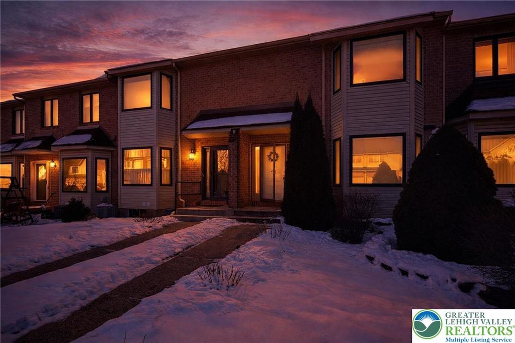 1652 Harding Circle, Whitehall Twp, PA 18052