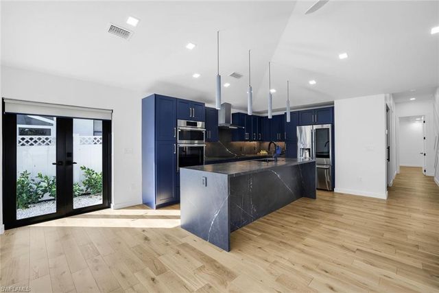 10771 6th ST, Naples, FL 34108