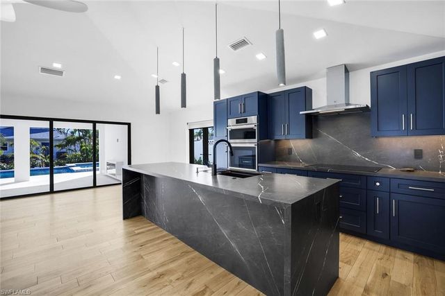 10771 6th ST, Naples, FL 34108