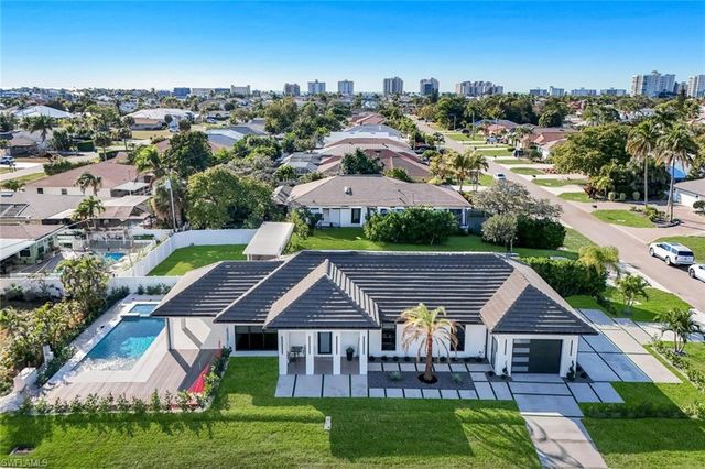 10771 6th ST, Naples, FL 34108