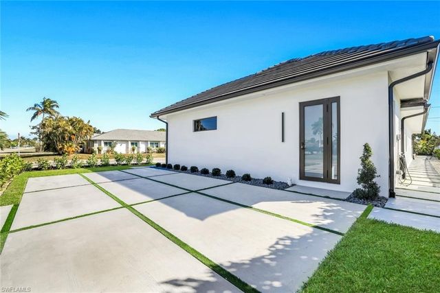 10771 6th ST, Naples, FL 34108