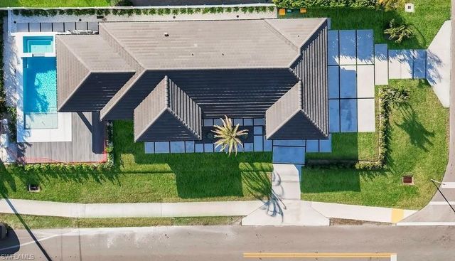 10771 6th ST, Naples, FL 34108