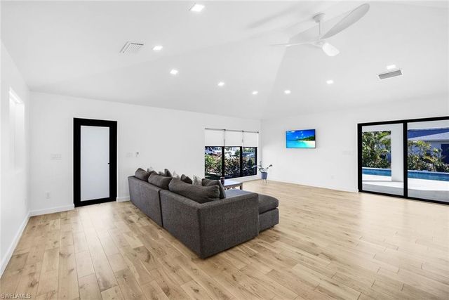 10771 6th ST, Naples, FL 34108