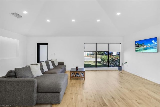 10771 6th ST, Naples, FL 34108